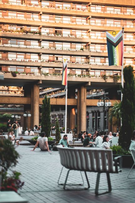 https://floristbarbican.co.uk/blog/best-flowers-near-barbican-centre-for-same-day-delivery/